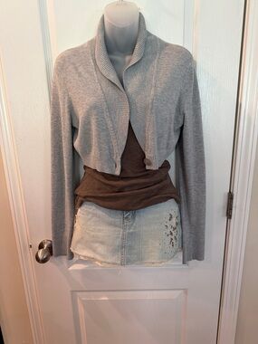 🩶Grey Long Sleeve Sweater/Shrug
🩶VTG EXPRESS
🩶SIZE LARGE